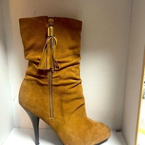 Michael Kors vienna midwest suede color barley size 8M